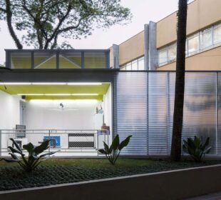 Integrating Indoor and Outdoor Spaces: Pinheiros Club School by Oficina Aberta + Firma Arquitetura