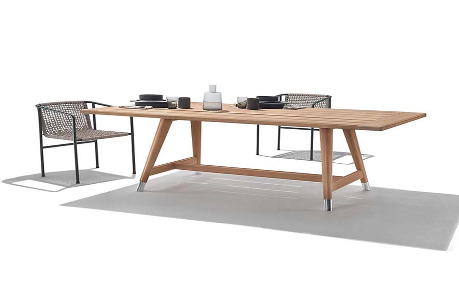 Desco Outdoor Table: Where Tradition Meets Contemporary Hospitality